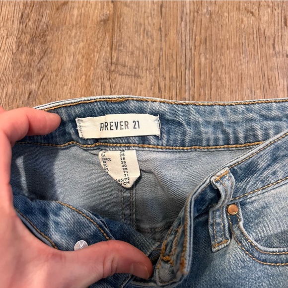 Forever 21 High Rise Ripped Skinny Jeans - Picture 4 of 6